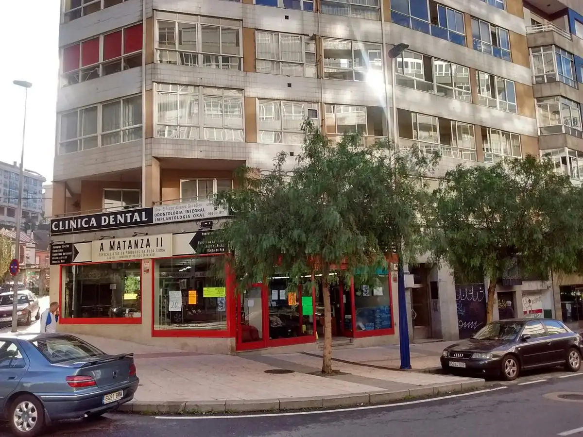 Vista exterior de Local en venta en Vigo 