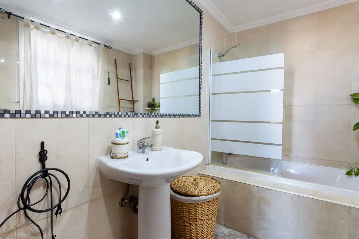 Badezimmer von Dachboden zum Verkauf in Foios mit Klimaanlage, Heizung und Terrasse