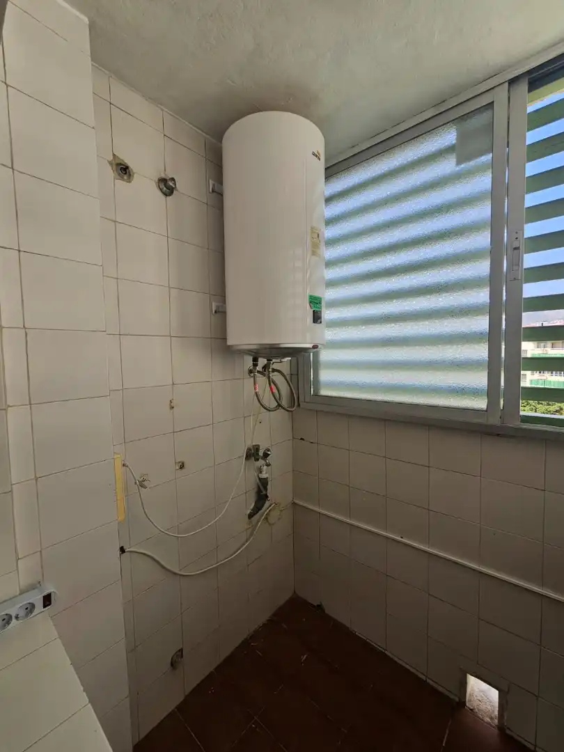 Baño de Piso de alquiler en Benalmádena con Terraza, Amueblado y Horno