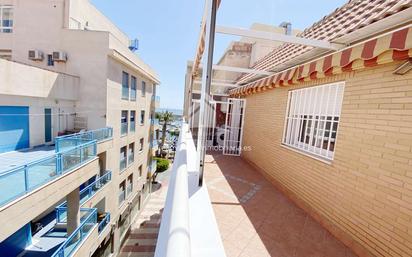 Vista exterior de Àtic en venda en Roquetas de Mar amb Aire condicionat i Terrassa