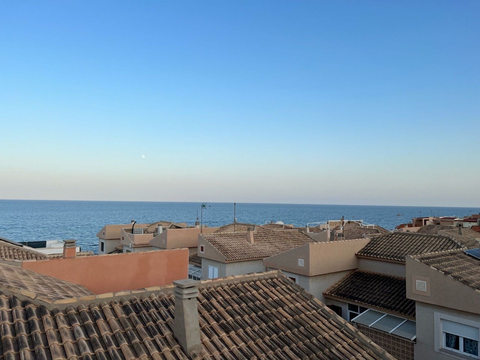 Exterior view of Single-family semi-detached to rent in Torrevieja  with Air Conditioner, Heating and Terrace