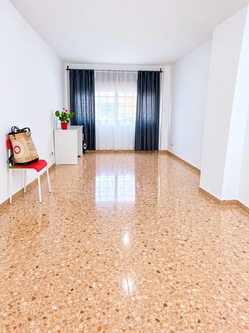 Erdgeschosswohnung mit Aufzug zum Verkauf in Centre - Sant Oleguer