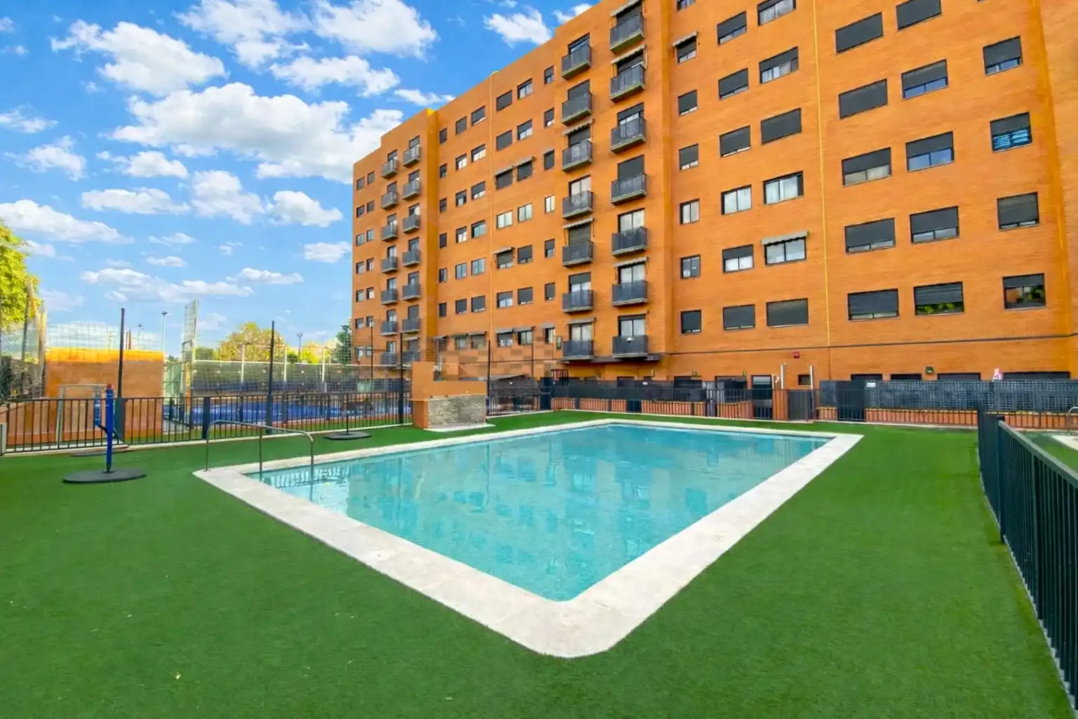 Flat for sale in Avenida 3 de Abril de 1979, Haygon - Universidad