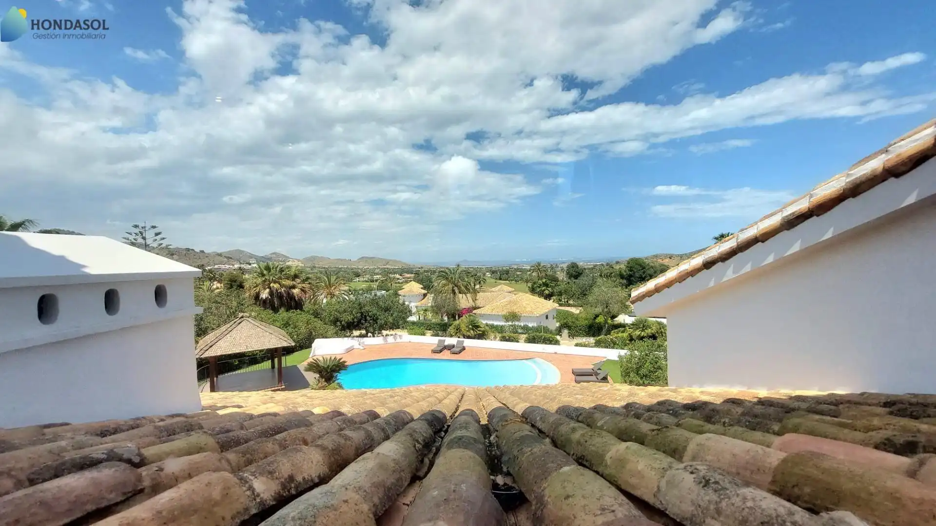 Vista exterior de Casa o xalet en venda en Cartagena amb Aire condicionat, Jardí privat i Terrassa