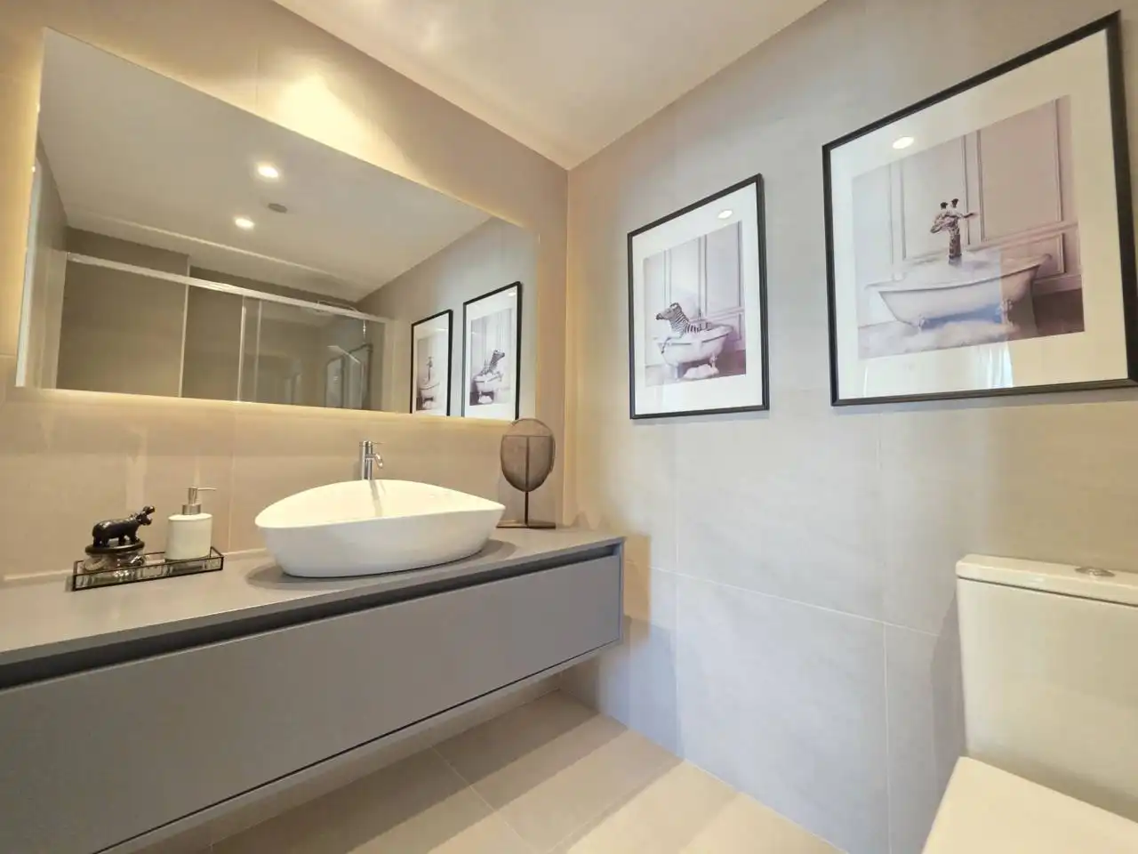 Bathroom of Attic for sale in Zaragoza  with Air Conditioner, Heating and Parquet flooring