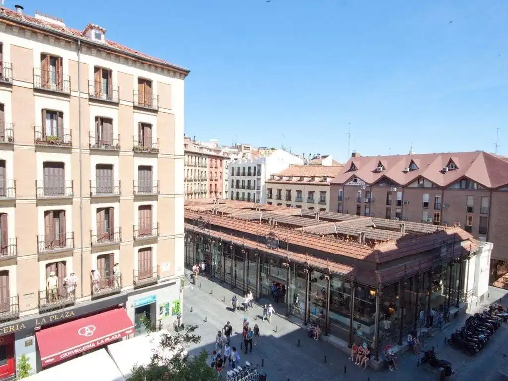 Vista exterior de Apartament de lloguer en Madrid amb Aire condicionat, Calefacció i Moblat