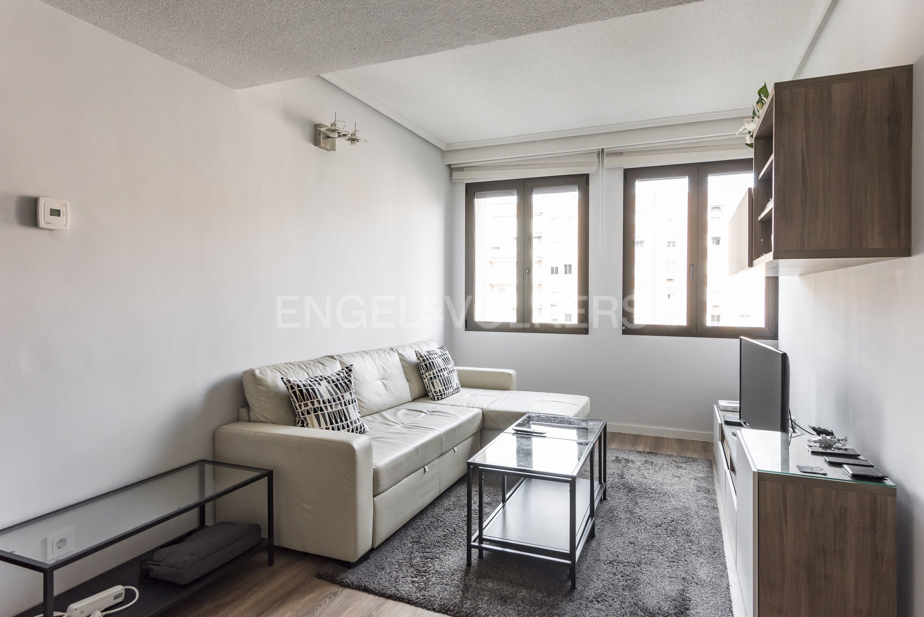 Sala d'estar de Apartament de lloguer en  Madrid Capital amb Aire condicionat, Calefacció i Jardí privat