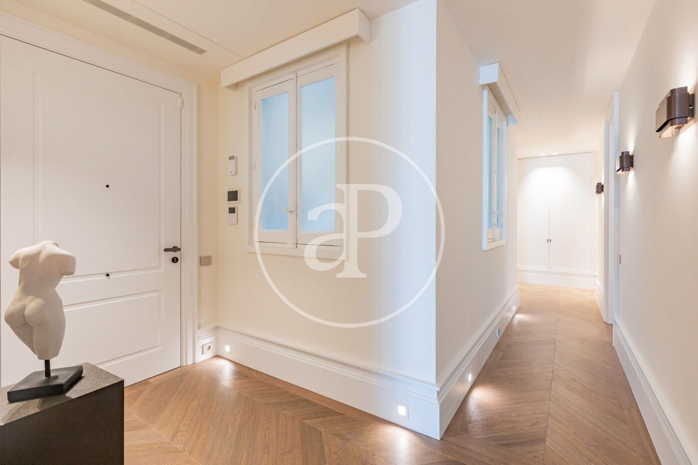 Wohnung zum Verkauf in  Madrid Capital mit Klimaanlage, Heizung und Abstellraum