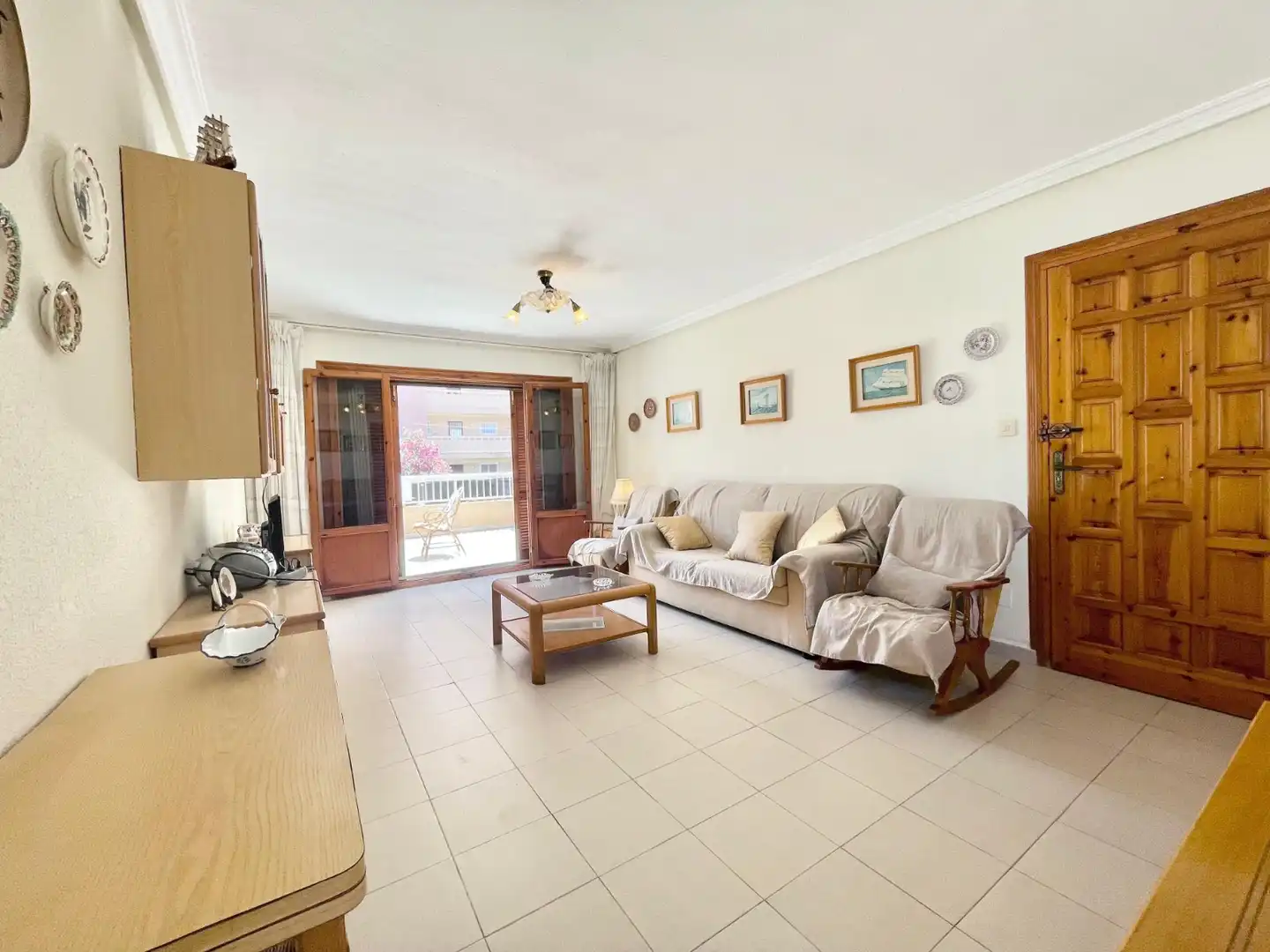 Wohnzimmer von Erdgeschoss zur Miete in Torrevieja mit Klimaanlage, Heizung und Terrasse