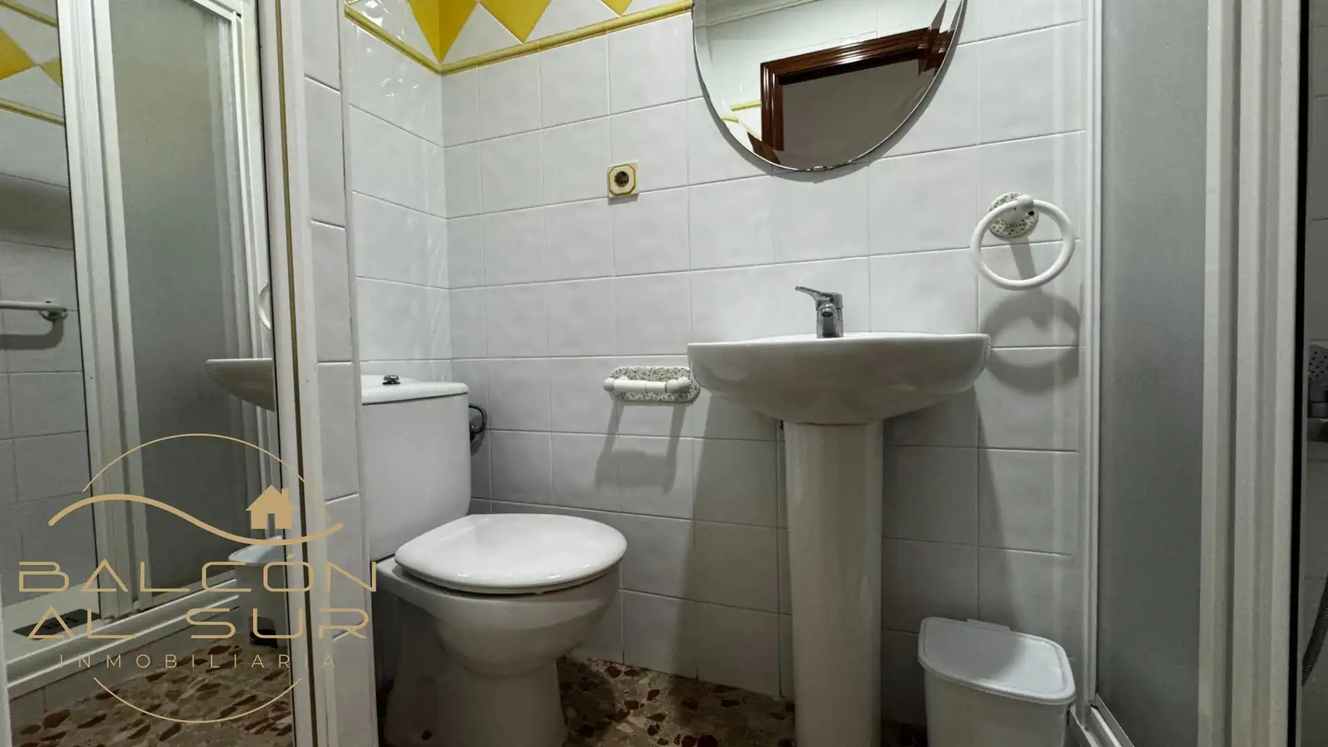 Bathroom of Ground floor for sale in Rota  with Air Conditioner and Terrace