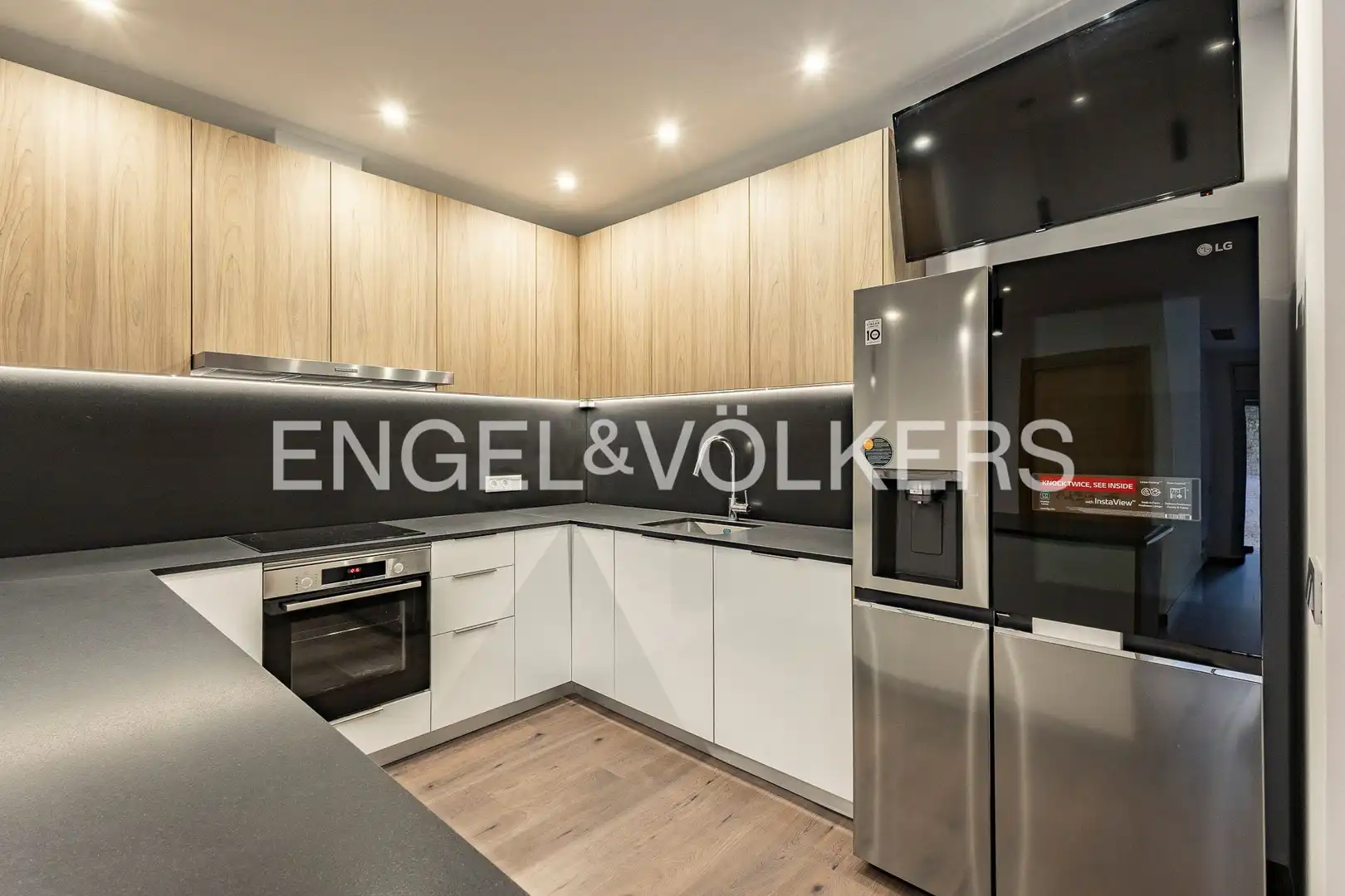 Kitchen of Apartments for sale in Sant Cugat del Vallès  with Air Conditioner, Heating and Private garden