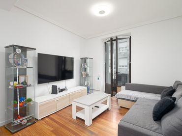 Piso con balcón en venta en Kale Nagusia