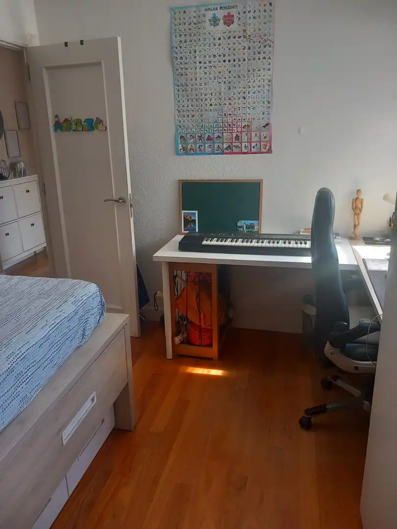 Habitación de Piso en venta en Torrelavega  con Calefacción, Jardín privado y Trastero