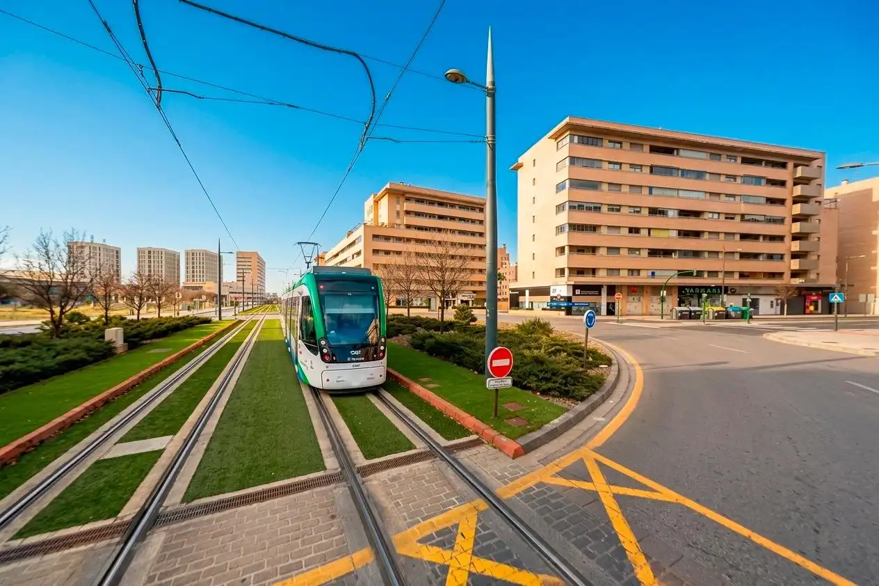 Außenansicht von Wohnung zur Miete in Granada mit Klimaanlage, Heizung und Terrasse