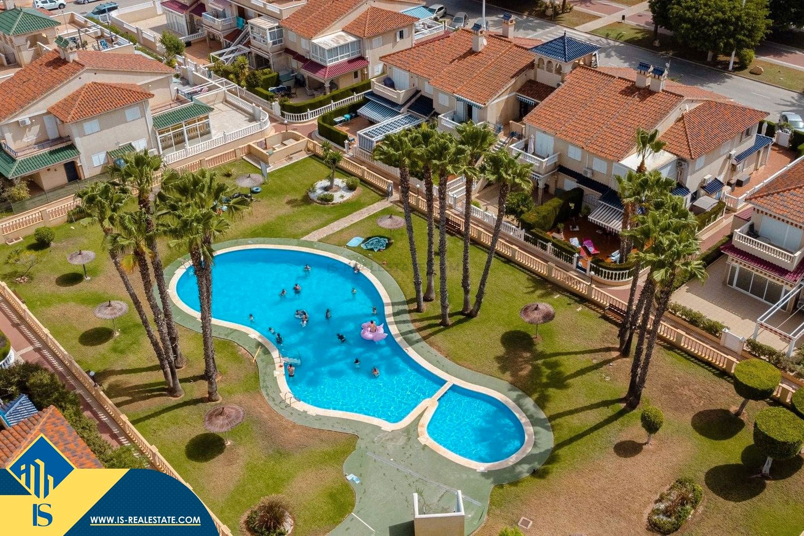 Piscina de Àtic en venda en Orihuela amb Terrassa, Moblat i Piscina comunitària