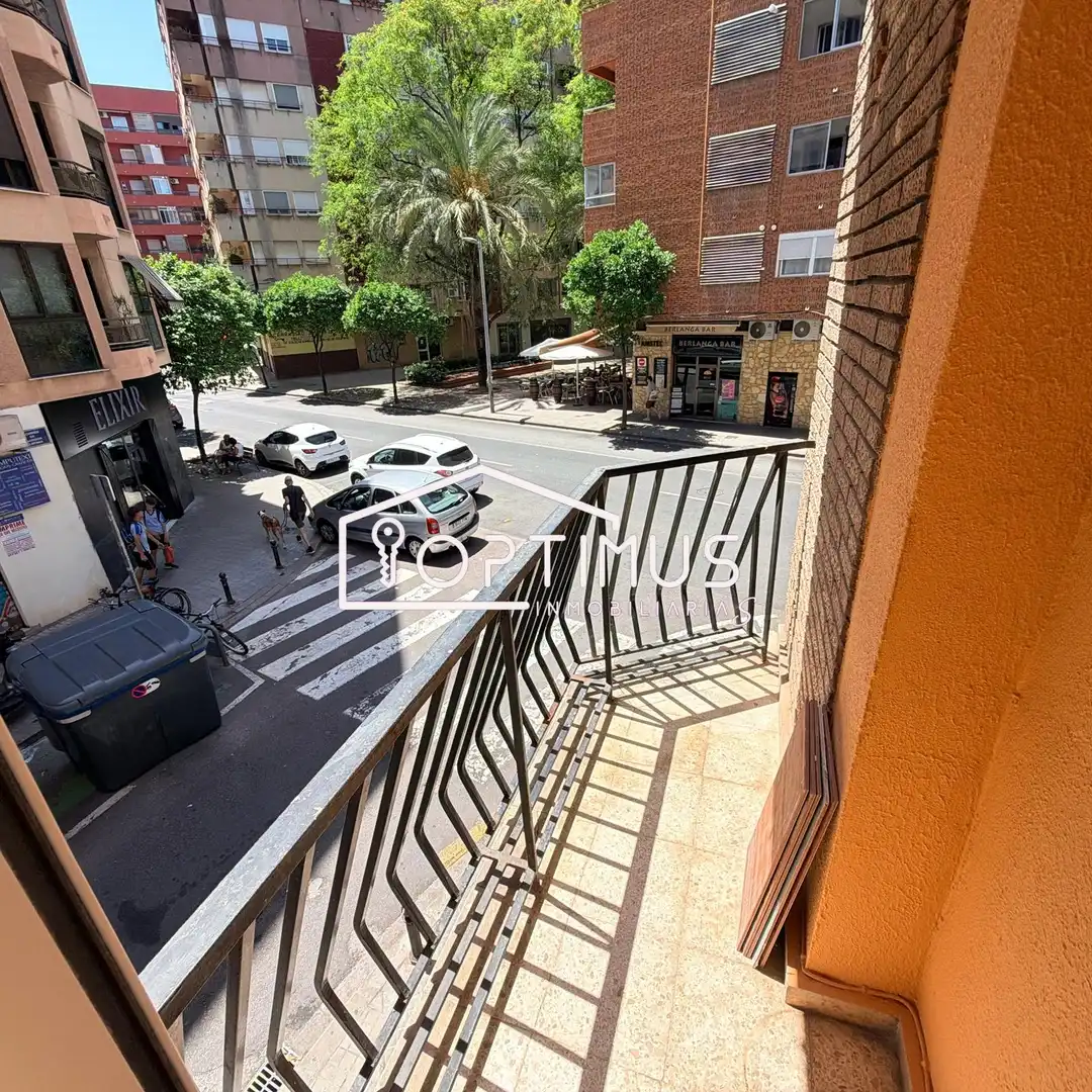 Apartament amb terrassa en venda a Carrer de Salvador Almenar 7, imagen 3