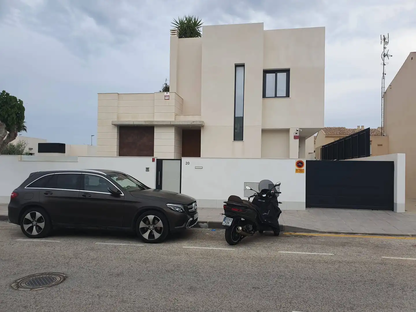 Vista exterior de Casa o xalet en venda en Pilar de la Horadada amb Aire condicionat, Calefacció i Jardí privat