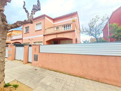 Vista exterior de Casa o xalet en venda en Vilafant amb Calefacció, Jardí privat i Terrassa