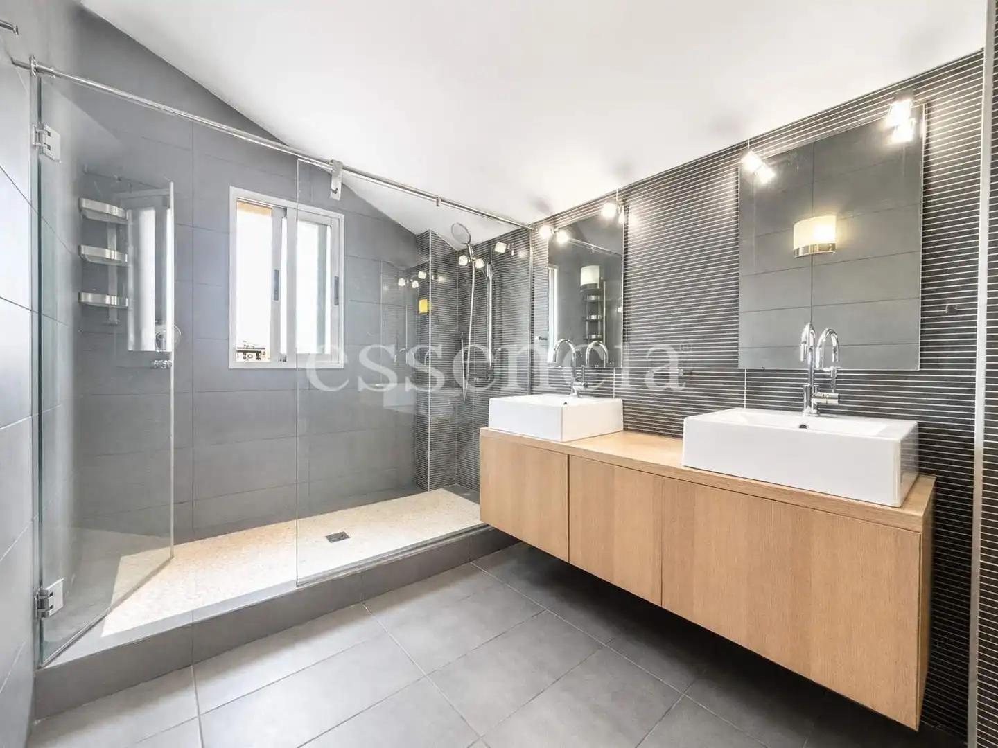 Attic for sale in Park Nord - Casona