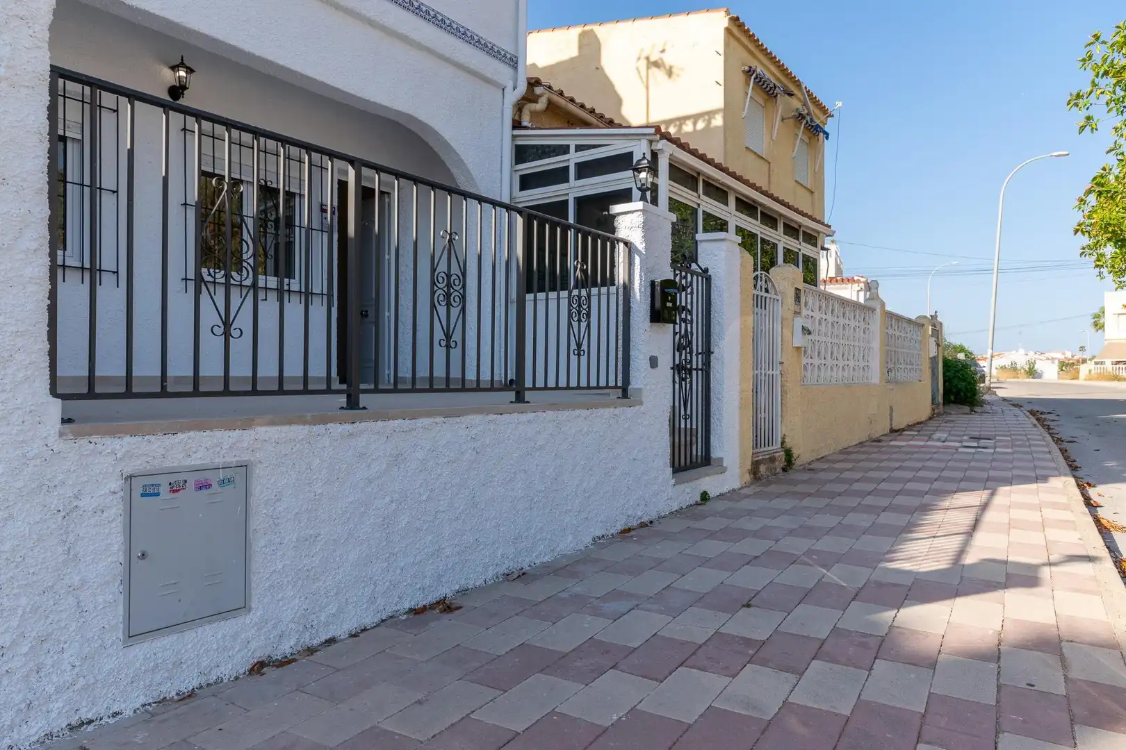 Exterior view of Houses for sale in San Fulgencio  with Terrace