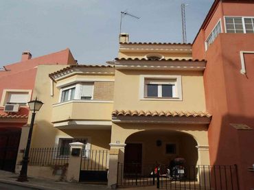 Adossat amb piscina en venda a Calle Camilo José Cela
