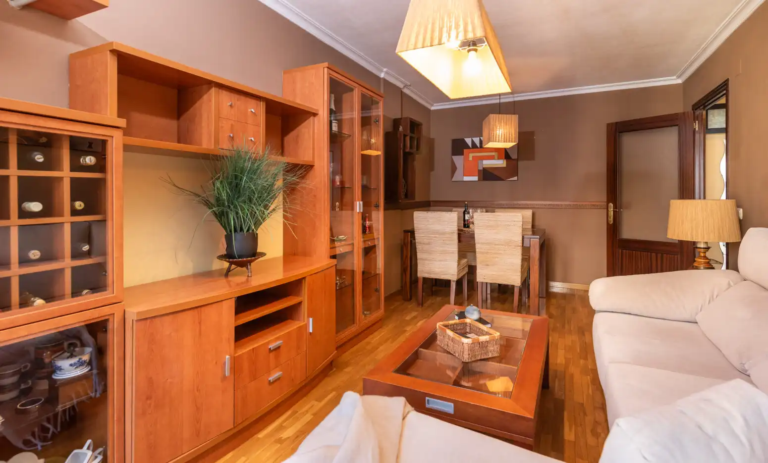 Sala de estar de Piso en venta en Oviedo  con Calefacción, Parquet y Trastero