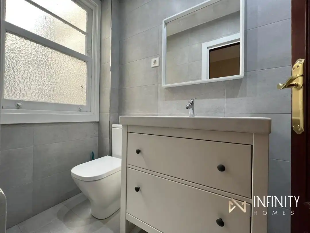 Baño de Piso de alquiler en Bilbao  con Calefacción y Terraza