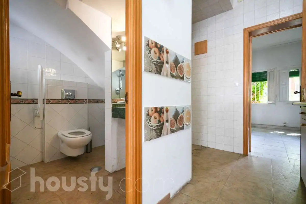 Bathroom of Houses for sale in Madrid  with Air Conditioner, Heating and Terrace