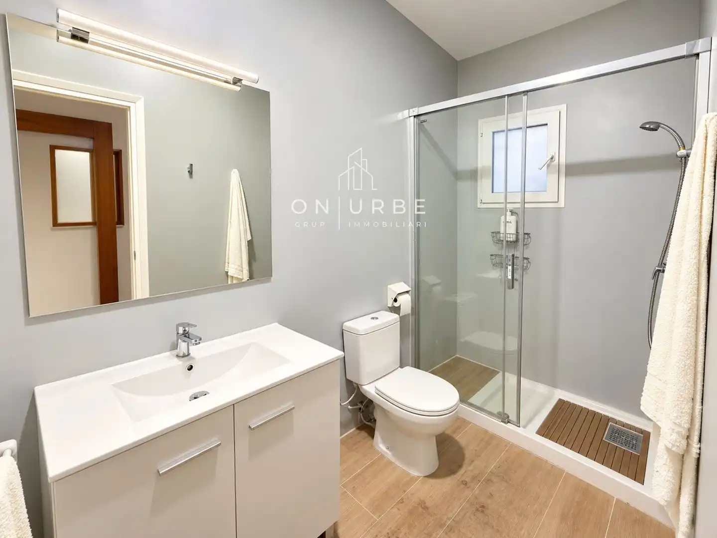 Bathroom of Flat for sale in Barcelona  with Heating, Terrace and Balcony