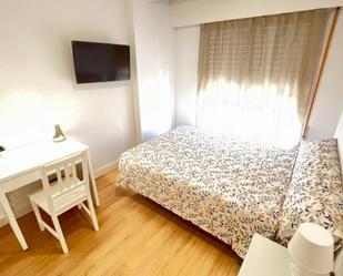 Dormitori de Apartament per a compartir en Alicante / Alacant amb Moblat, Forn i Rentadora