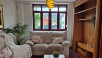 Sala d'estar de Casa o xalet en venda en Gijón  amb Calefacció, Terrassa i Traster