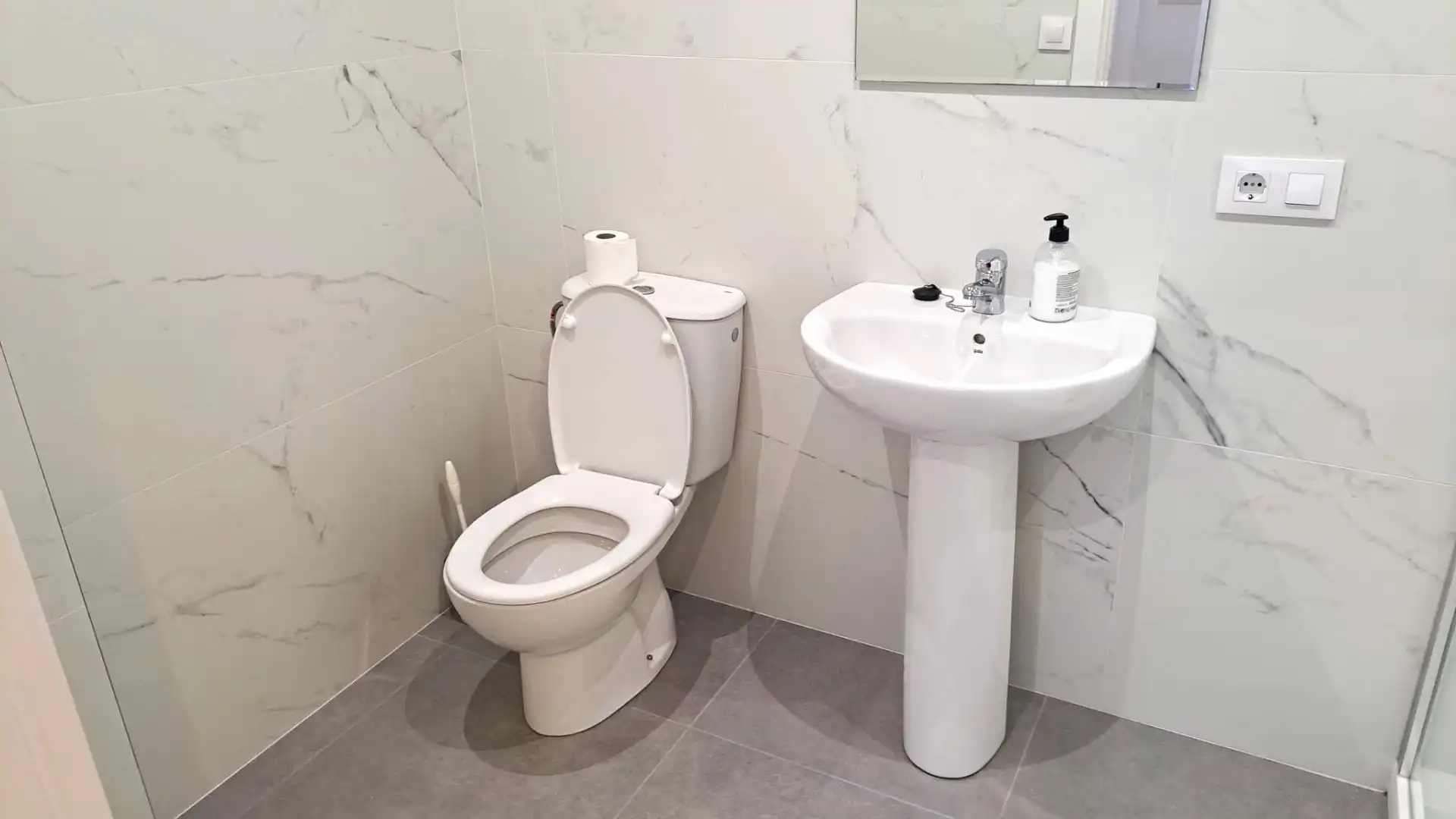 Bathroom of Office for rent in A Coruña Capital   with Internet