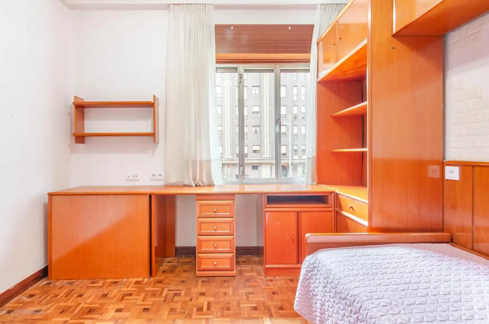 Flat for rent in Calle RAMON PEREZ DE AYALA, 52, San Pedro - Siana