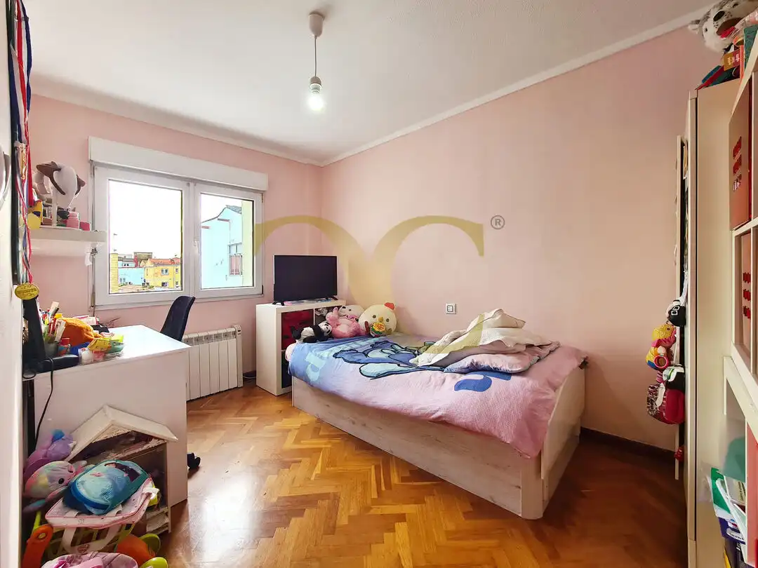 Habitación de Piso en venta en Gijón  con Calefacción