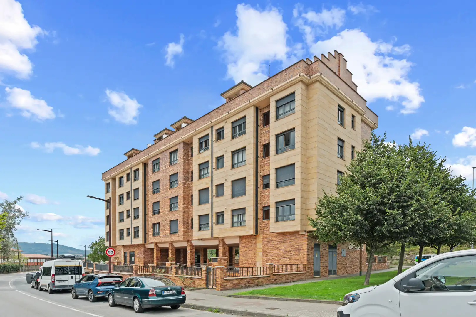 Exterior view of Flat for sale in Gijón   with Heating, Parquet flooring and Storage room