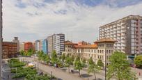 Vista exterior de Pis en venda en Gijón  amb Calefacció, Terrassa i Moblat