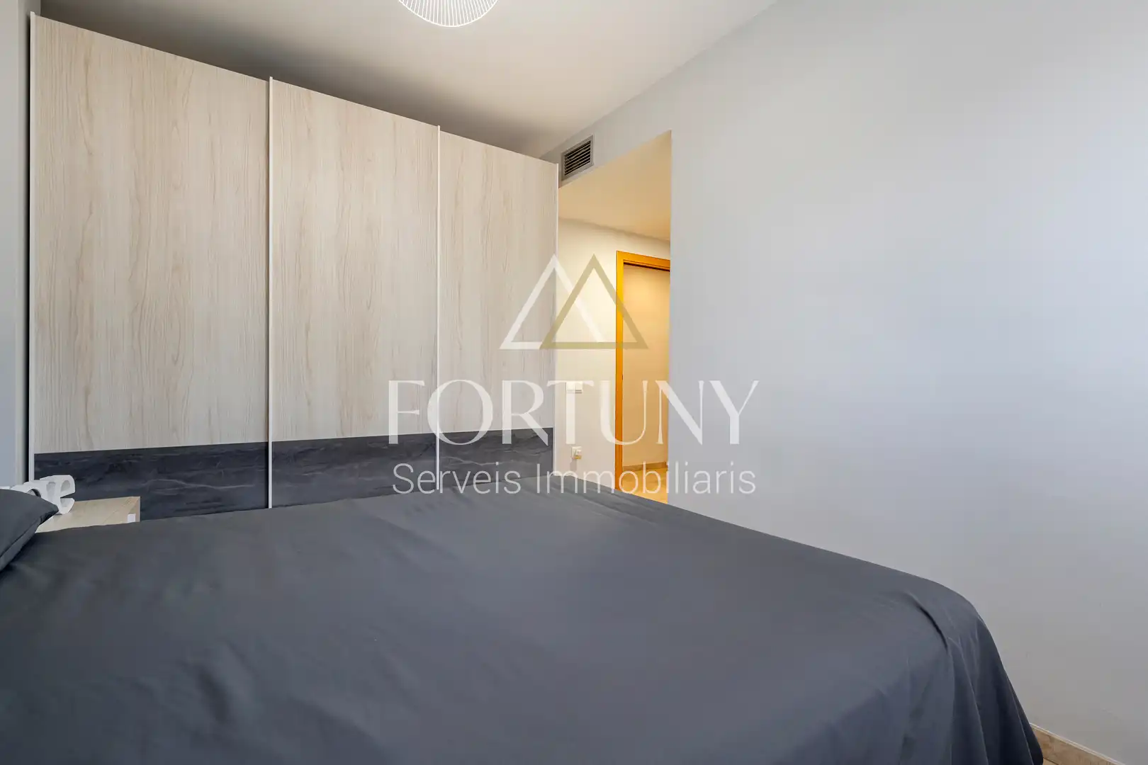 Bedroom of Flat for sale in Reus  with Air Conditioner, Swimming Pool and Balcony