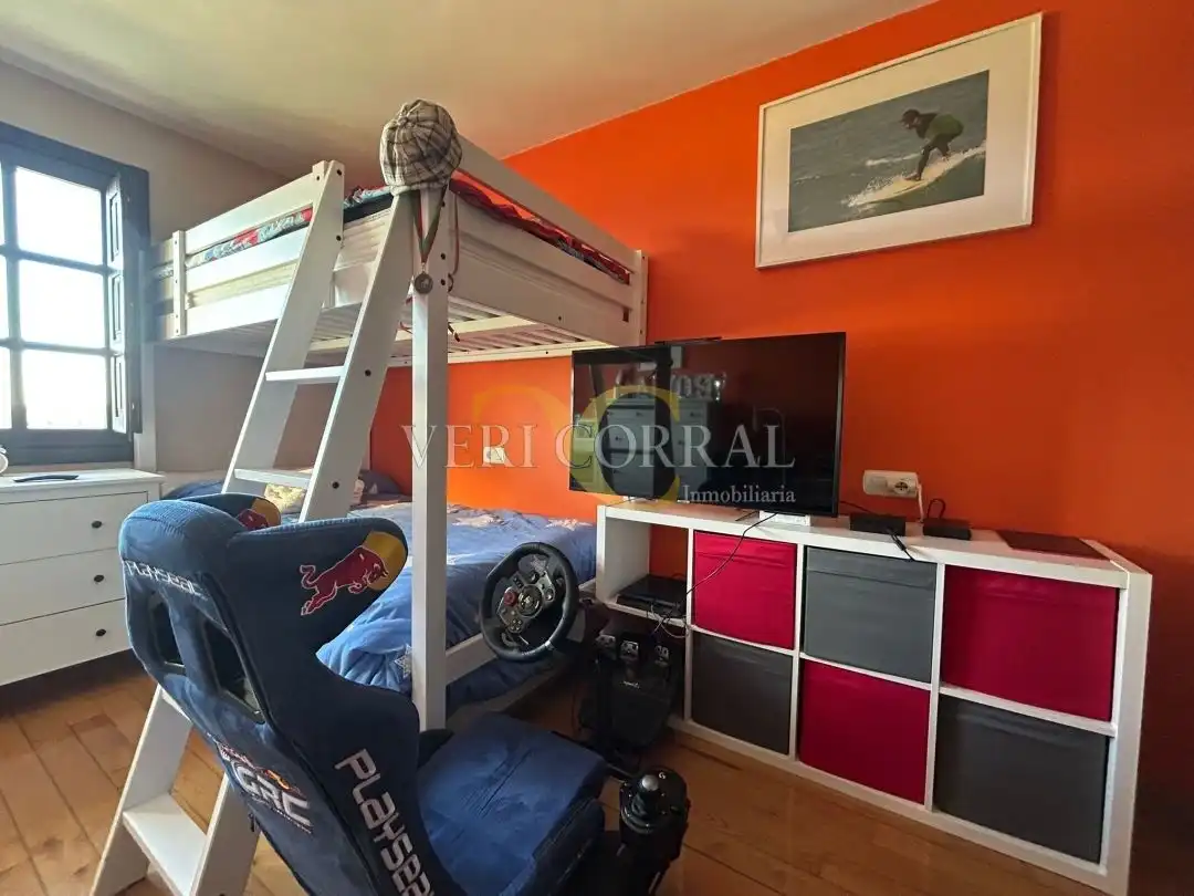Habitación de Casa o chalet en venta en Llanes con Calefacción, Jardín privado y Terraza