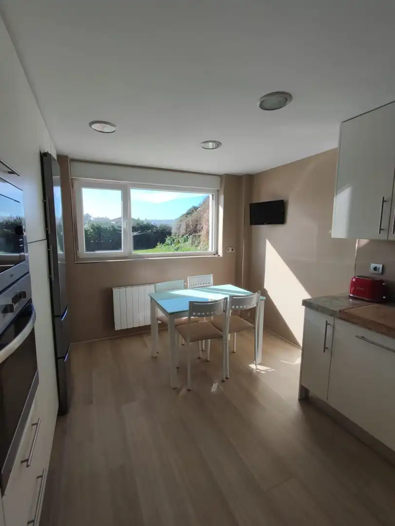 Comedor de Casa o chalet de alquiler en Miengo con Calefacción, Jardín privado y Amueblado