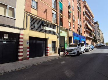 Local comercial en venta en Calle Sanguino Michel