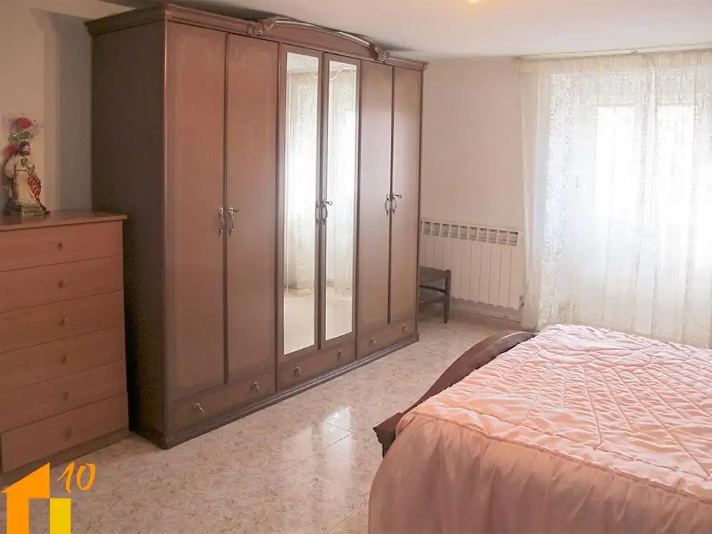 Schlafzimmer von Haus oder Chalet zum Verkauf in Burgos mit Heizung und Möbliert