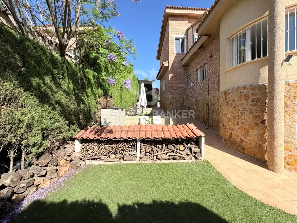 Houses for sale in Calle Goya-La Loma, La Loma