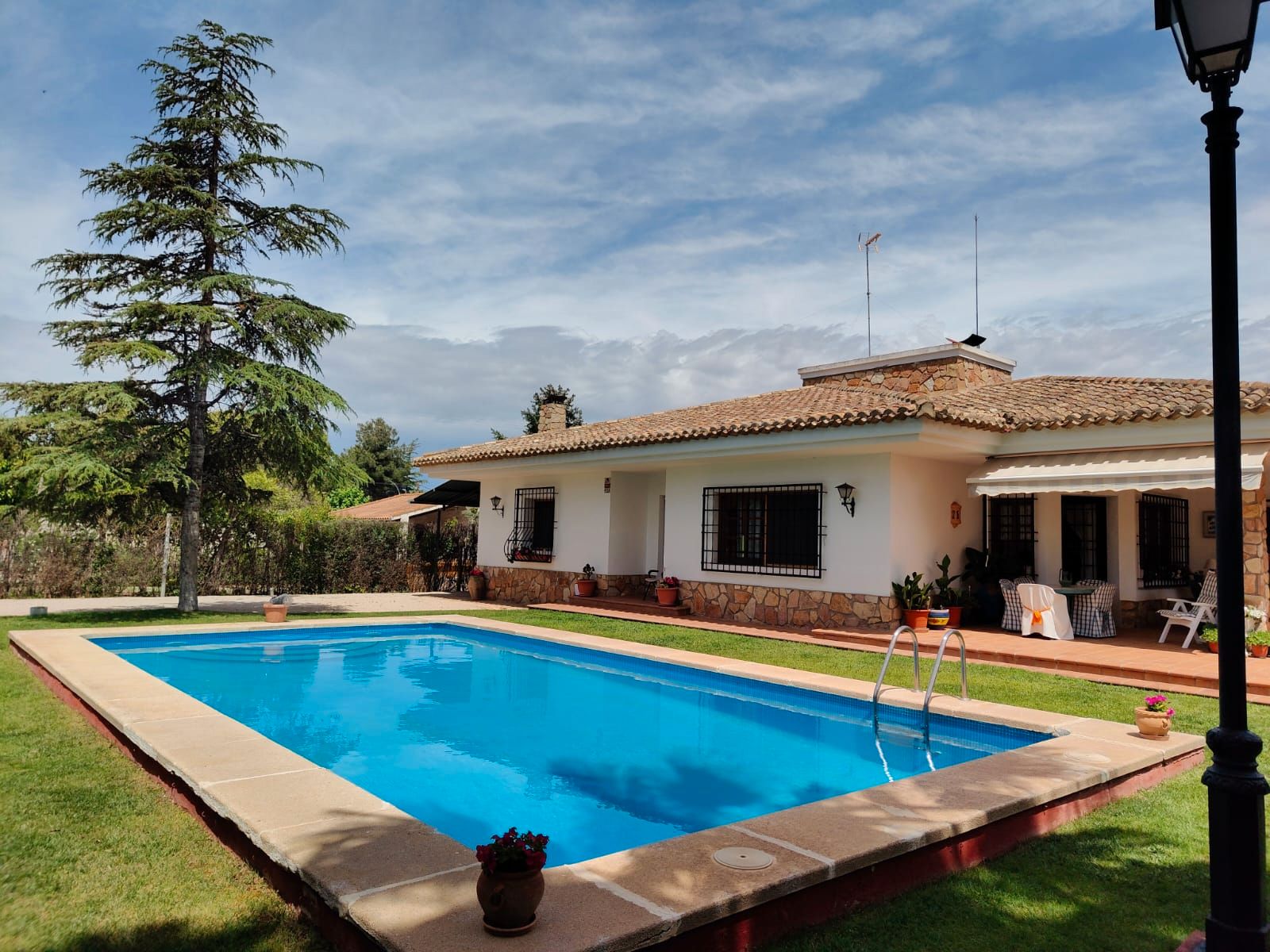 Piscina de Casa o chalet en venta en  Albacete Capital con Calefacción, Jardín privado y Piscina
