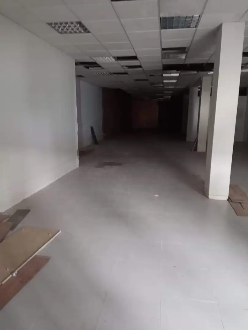 Local comercial de lloguer a Eixample Sud – Migdia, imagen 5