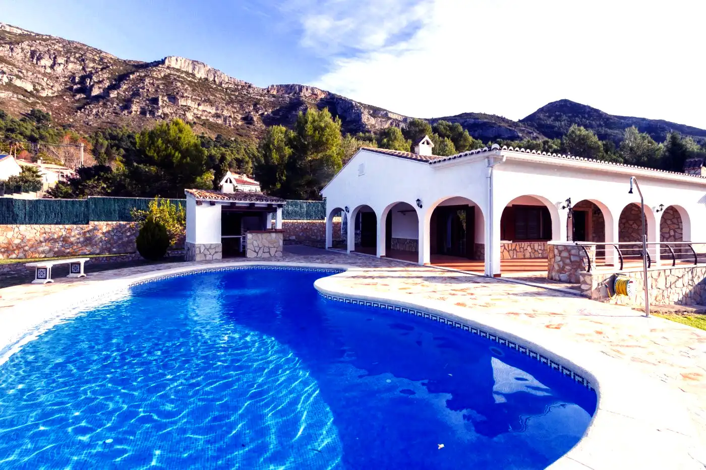 Chalet con piscina en venta en Calle COVA DE L'AIRE 12