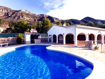 Villa mit Pool zum Verkauf in Calle COVA DE L'AIRE 12