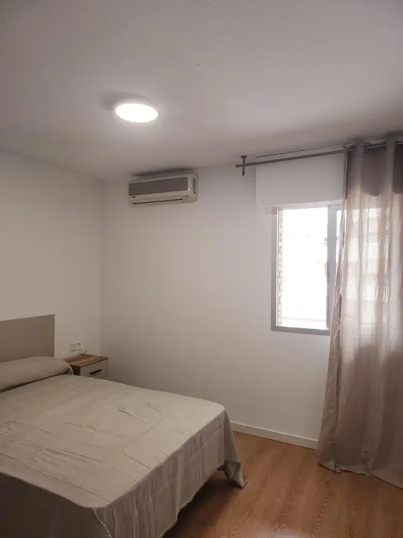 Bedroom of Flat for rent in Málaga  with Air Conditioner, Terrace and Furnished