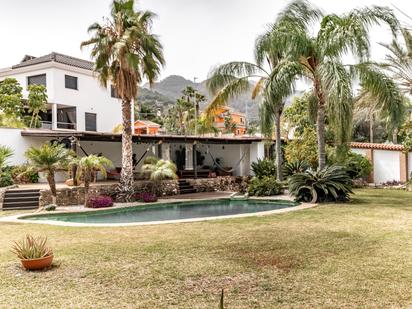 Jardí de Casa o xalet en venda en Alhaurín de la Torre amb Aire condicionat, Jardí privat i Parquet