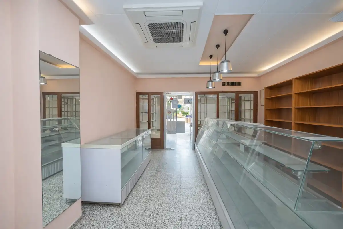 Locale commerciale in vendita a Carrer del Cop, imagen 2
