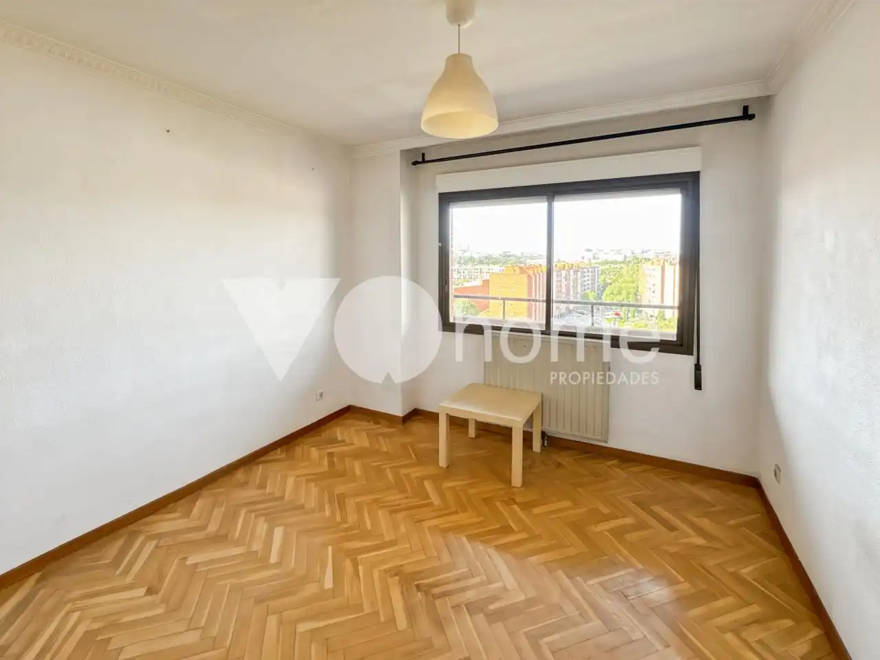 Habitación de Piso en venta en Madrid con Calefacción, Parquet y Terraza